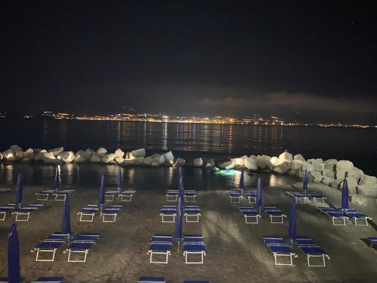 Bed And Beach Мессина Экстерьер фото